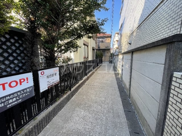 21/23 エントランス