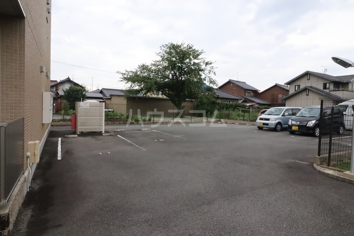 2/11 駐車場