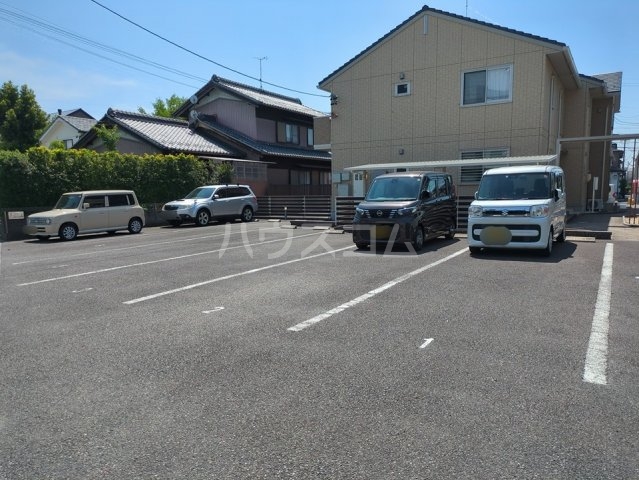 2/3 駐車場
