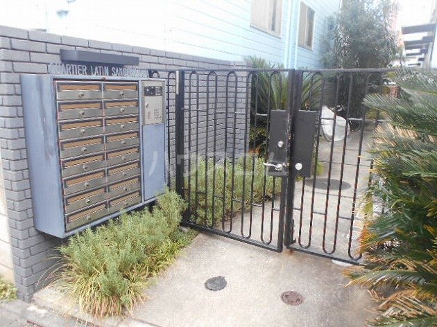 19/26 エントランス