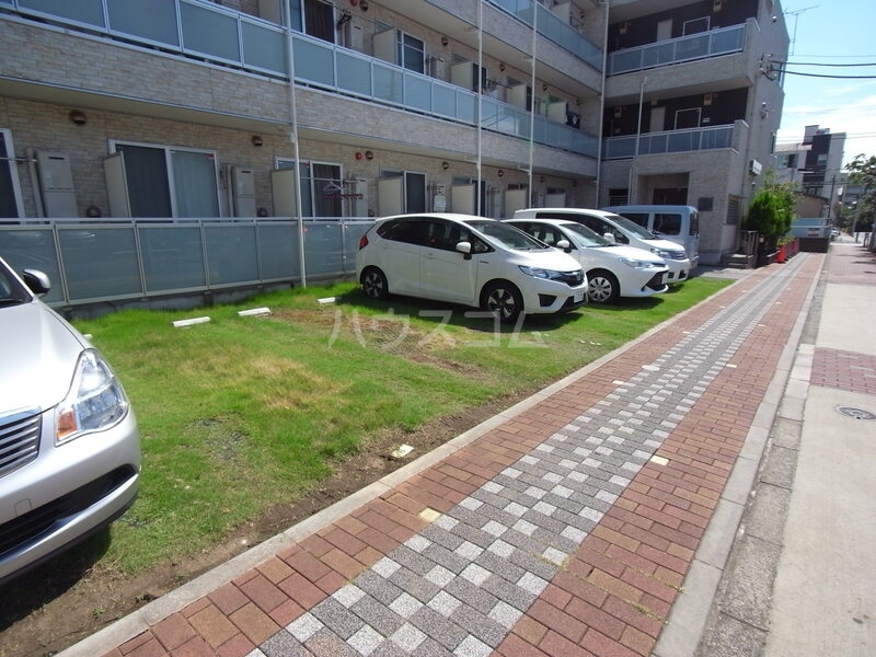 13/23 駐車場
