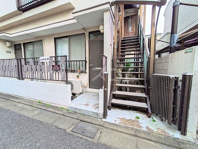 21/28 エントランス