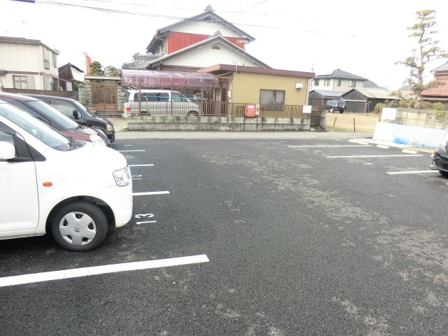 22/30 駐車場