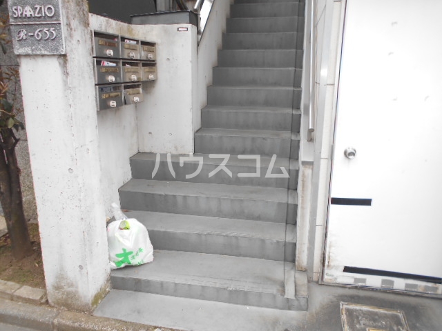 20/30 エントランス