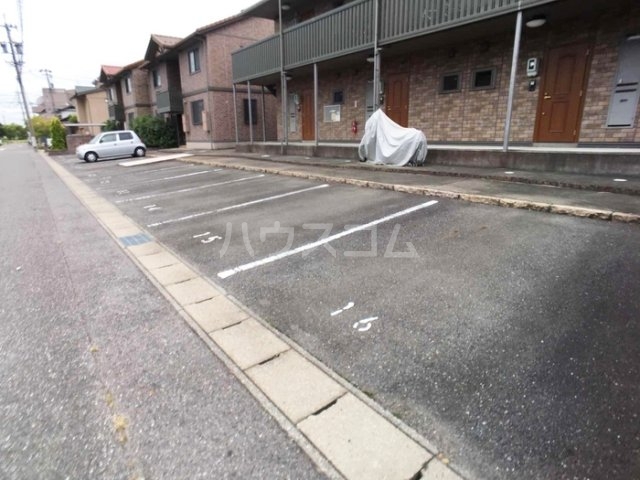 17/27 駐車場