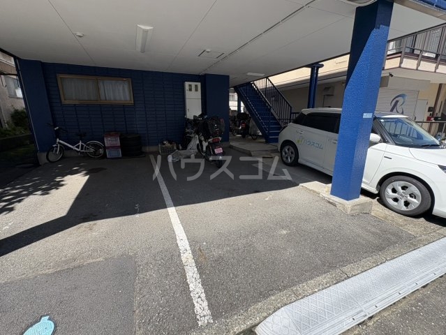 18/22 駐車場