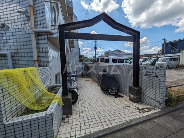 21/25 エントランス