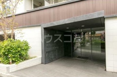 16/21 エントランス