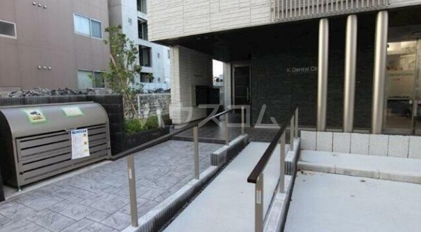 20/26 エントランス