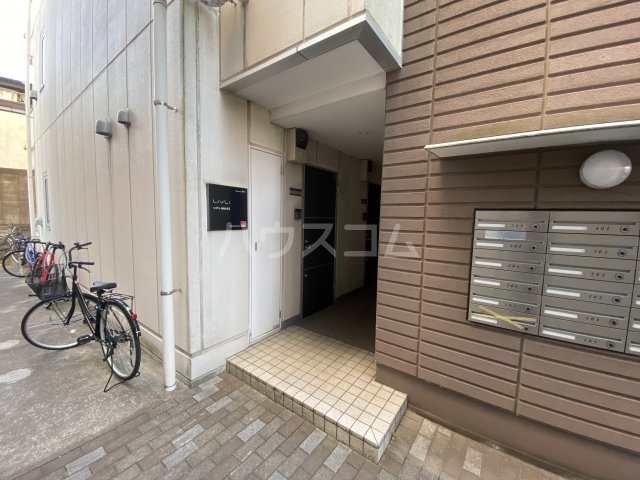 22/30 エントランス