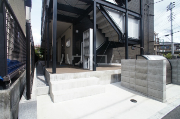 21/27 エントランス