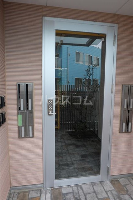 22/30 エントランス