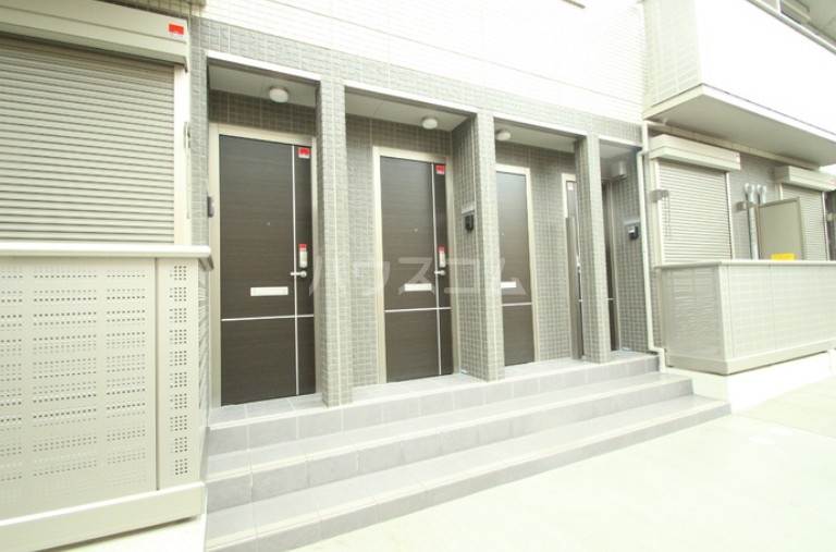 2/3 エントランス