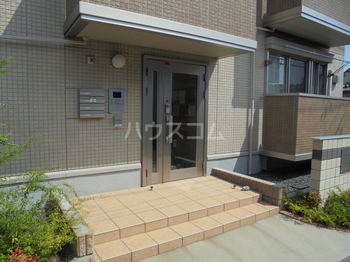 15/26 エントランス