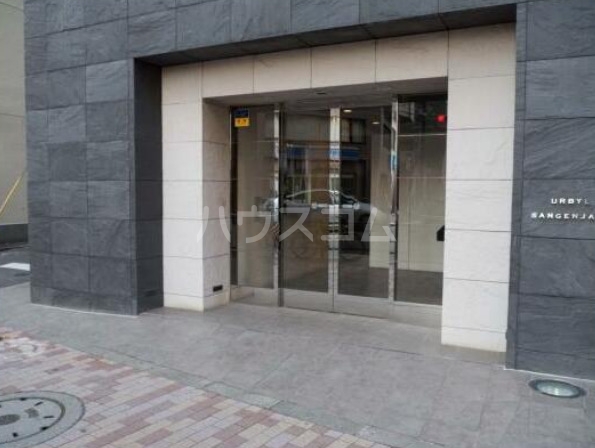 13/23 エントランス