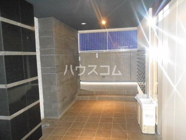 20/30 エントランス