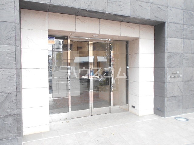 21/30 エントランス