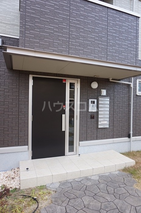 16/25 エントランス