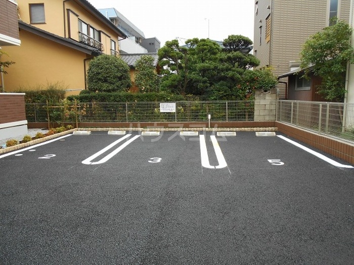 18/26 駐車場