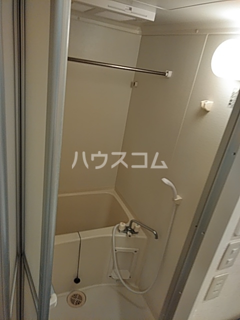 13/30 浴室