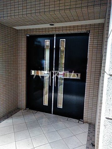 24/30 エントランス