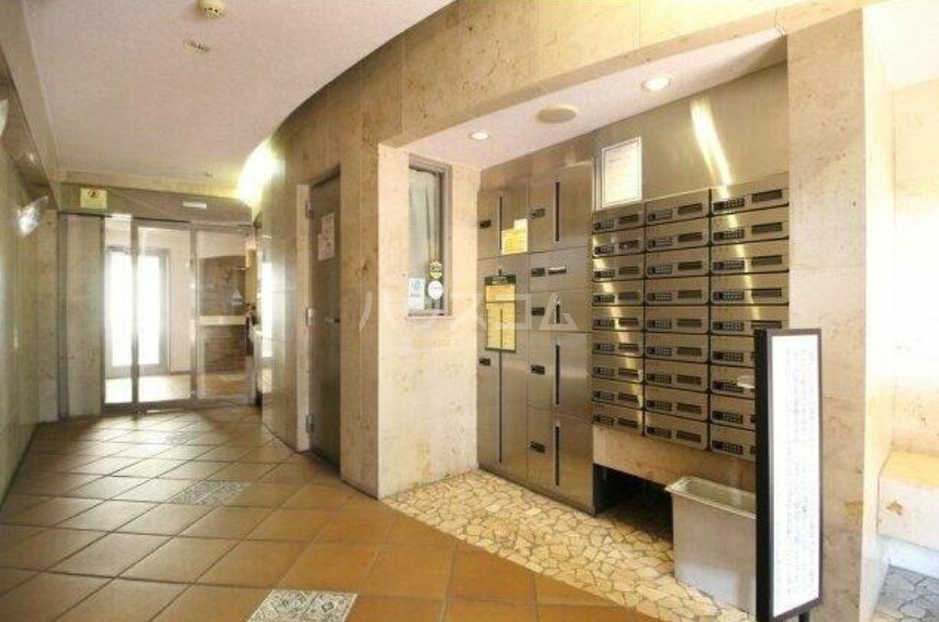 17/24 エントランス