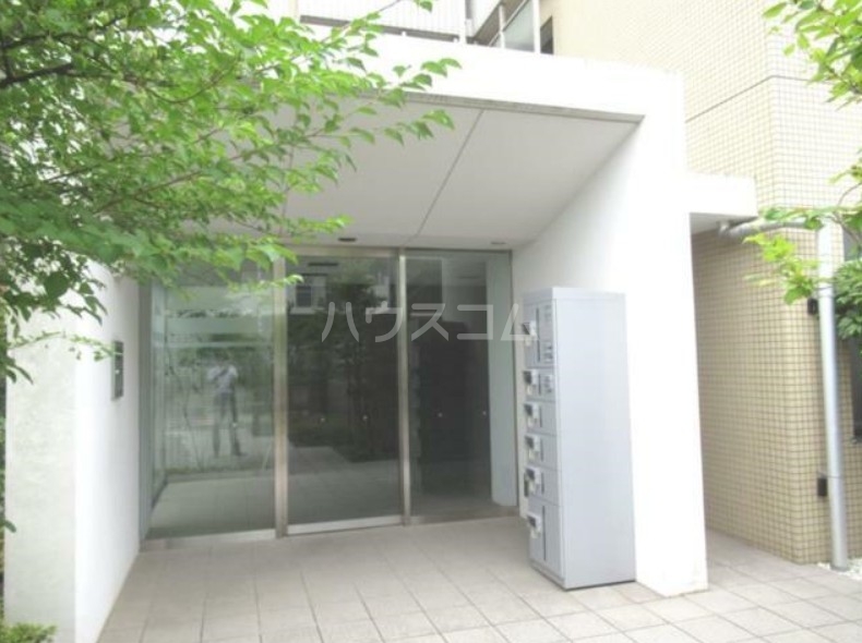 18/20 エントランス