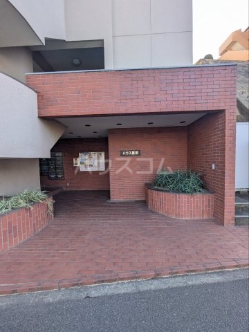 29/30 エントランス