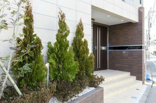 2/4 エントランス