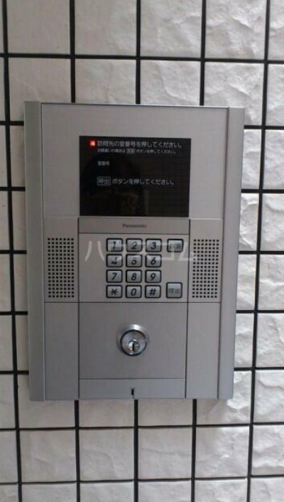 16/21 エントランス