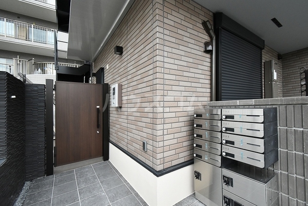 14/17 エントランス