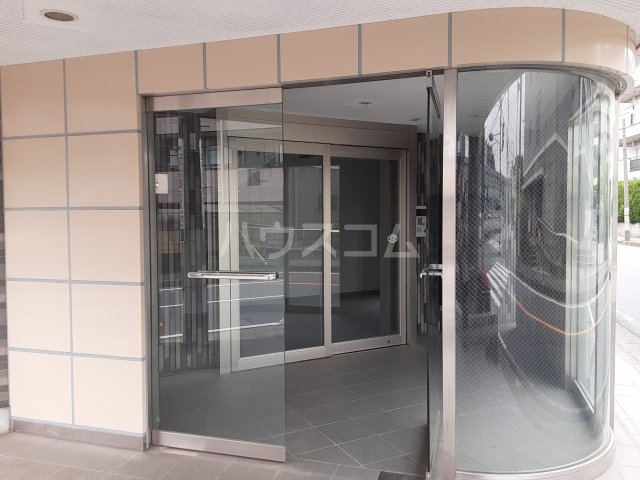 23/30 エントランス