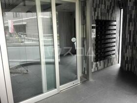 24/30 エントランス