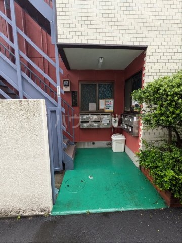 21/30 エントランス