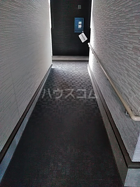 22/30 エントランス