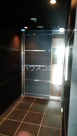 19/28 エントランス