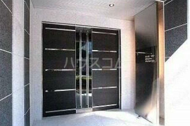 17/27 エントランス