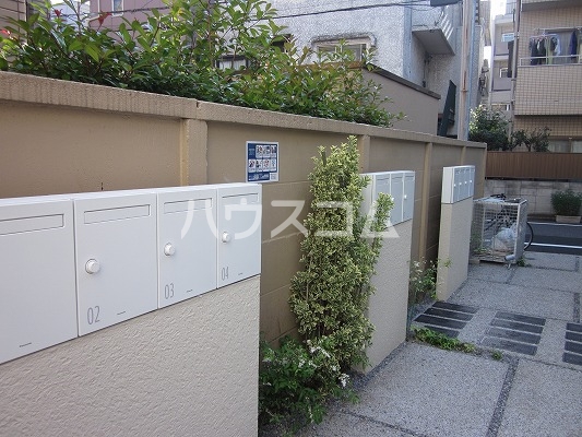 14/19 エントランス