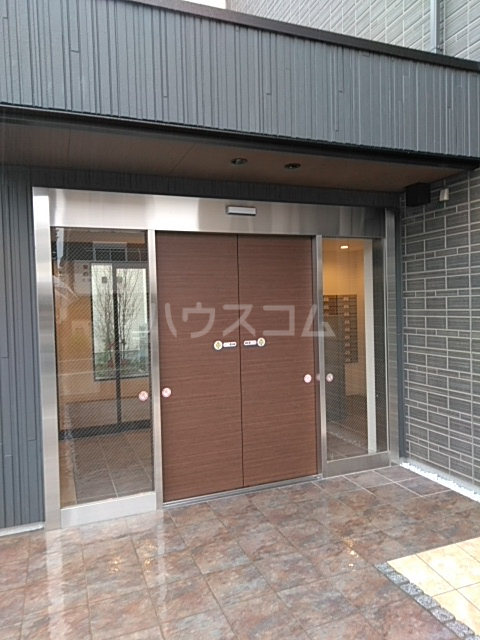 28/30 エントランス