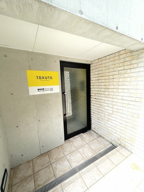 26/30 エントランス