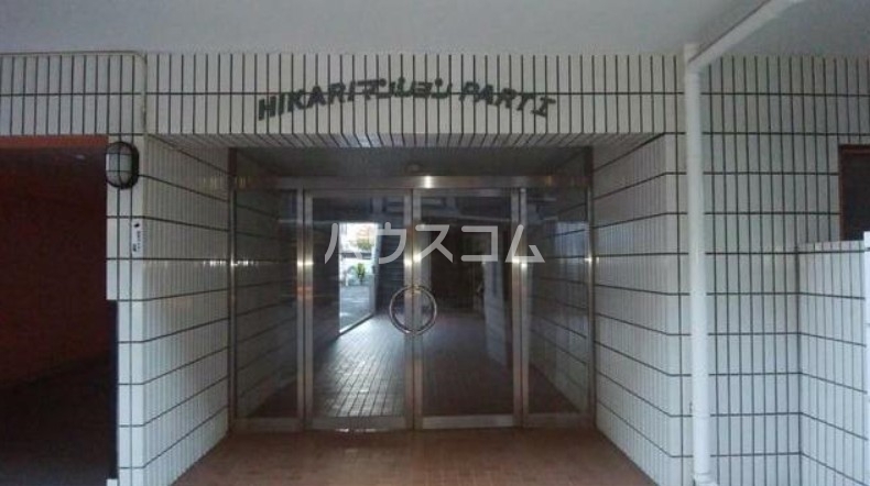 26/29 エントランス