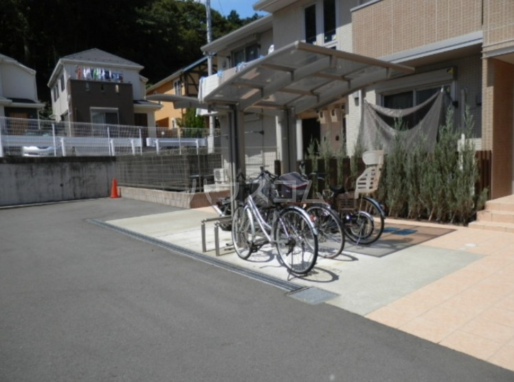 18/19 エントランス