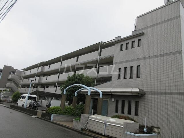 22/25 エントランス