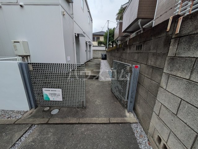 2/4 エントランス