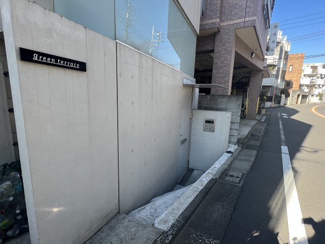21/23 エントランス