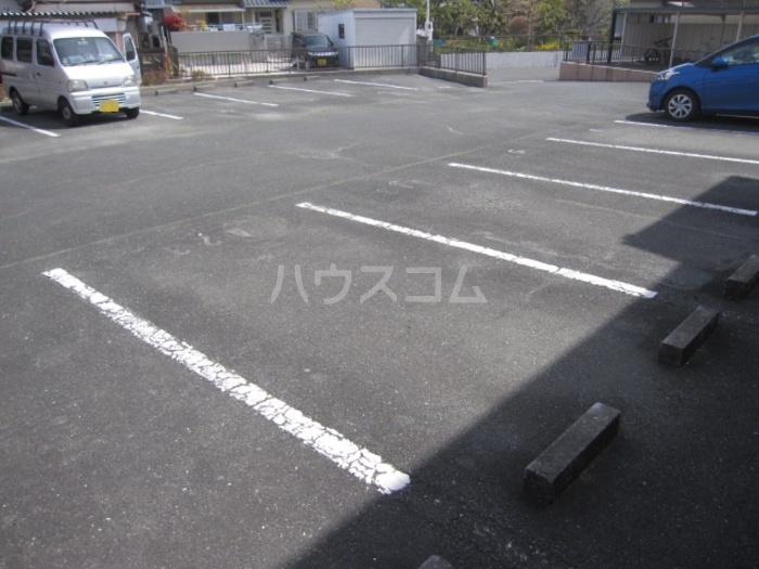 17/27 駐車場