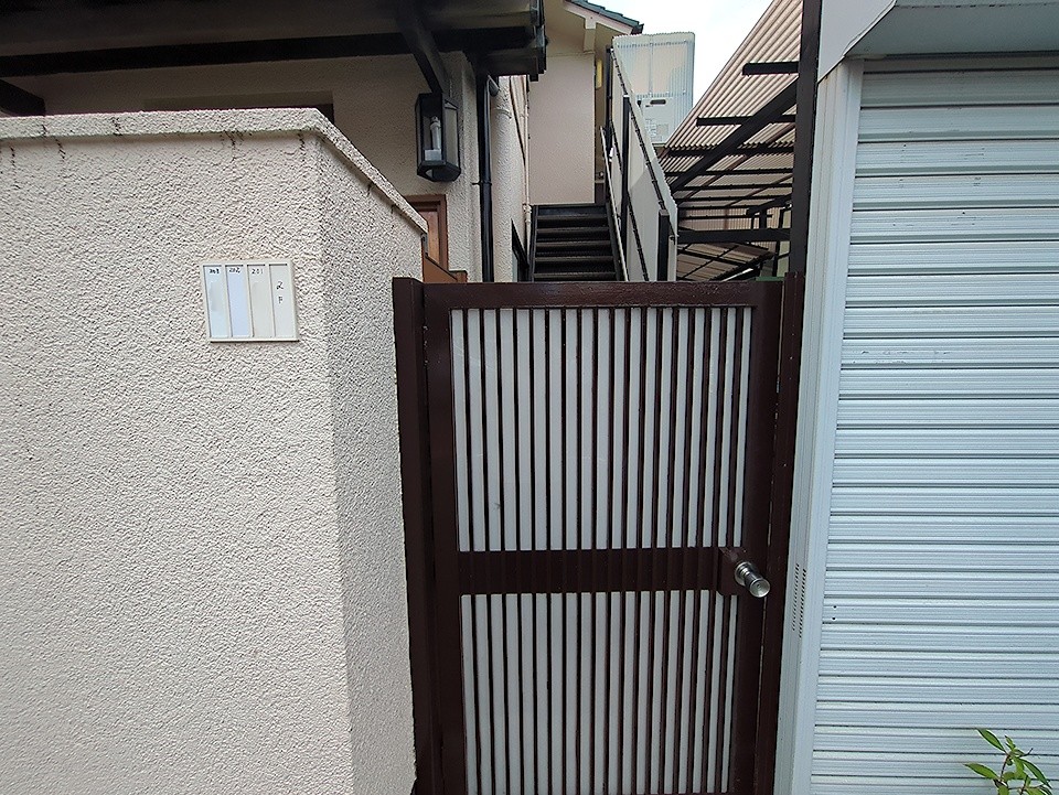 26/30 エントランス