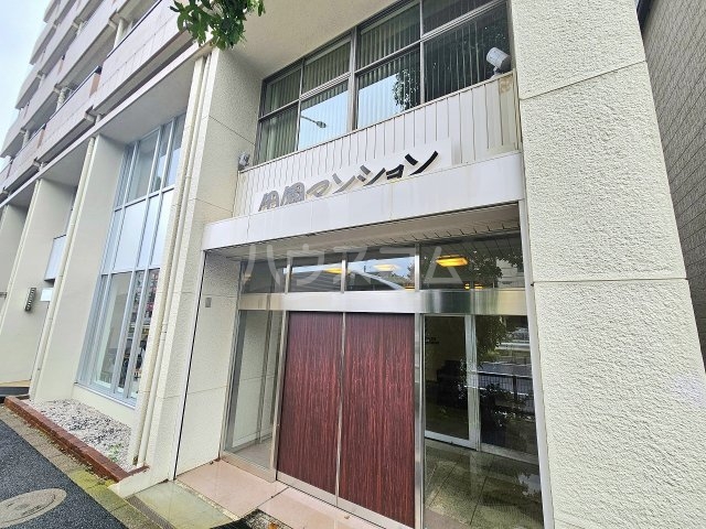 22/30 エントランス