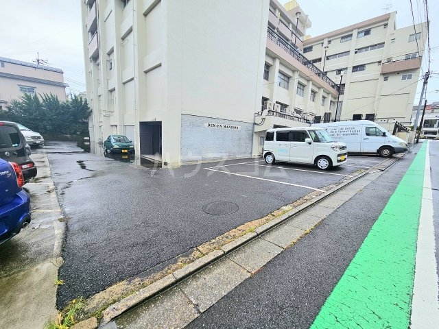 23/30 駐車場