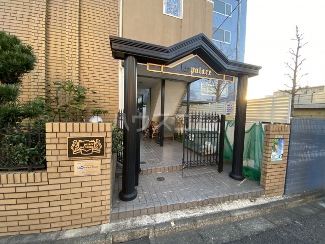 22/30 エントランス